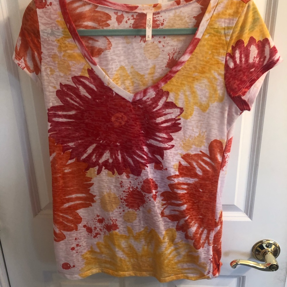 Rue 21 colorful tshirt size xl